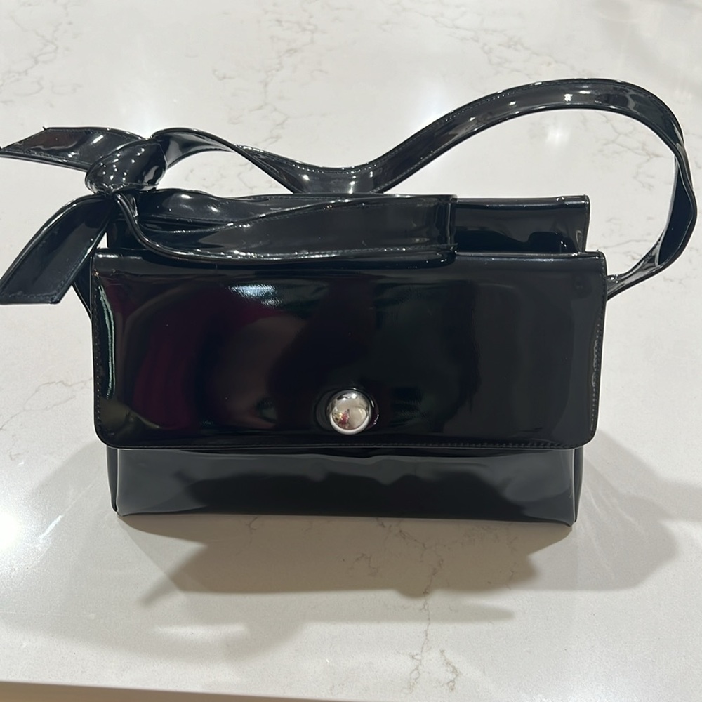 Vintage CROWN LEWIS black patent leather bag with silver accents bow and strap
